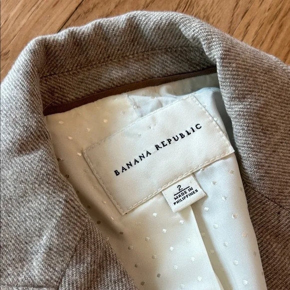 Banana Republic, size 2, tan Blazer with Button Details - Picture 2 of 7